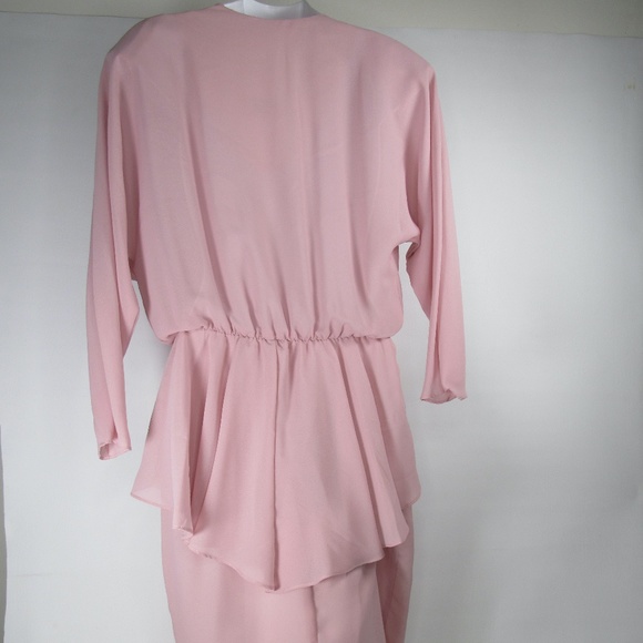 Vintage peplum dress. - Picture 5 of 7